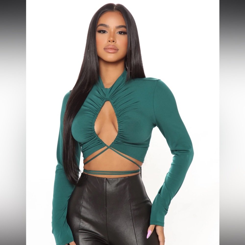 NWOT Pretty Little Thing PLT Sins And Seduction Crop Top - Hunter